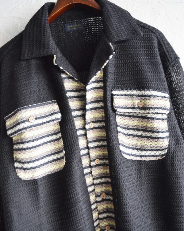 透け感を楽しむ、大人のクロシェシャツ。