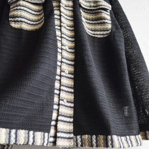 透け感を楽しむ、大人のクロシェシャツ。