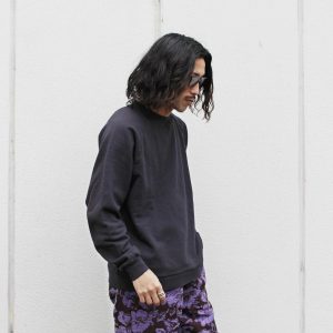 今も春もちょうどいい、80’sライクなラグランスウェット