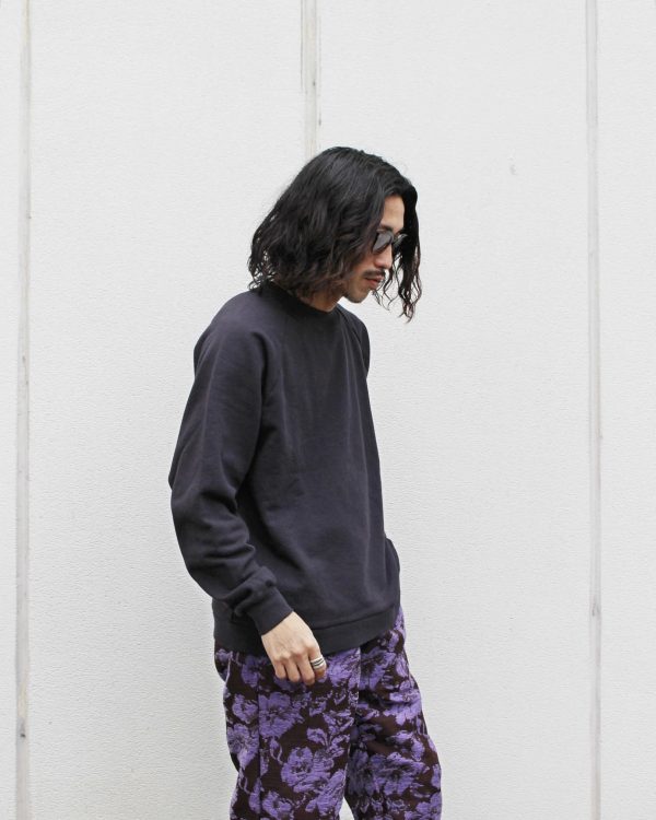 今も春もちょうどいい、80’sライクなラグランスウェット