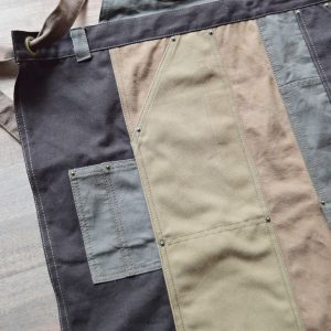 135年の老舗米屋と作った、Nasngwam.の最初で最後のエプロン。