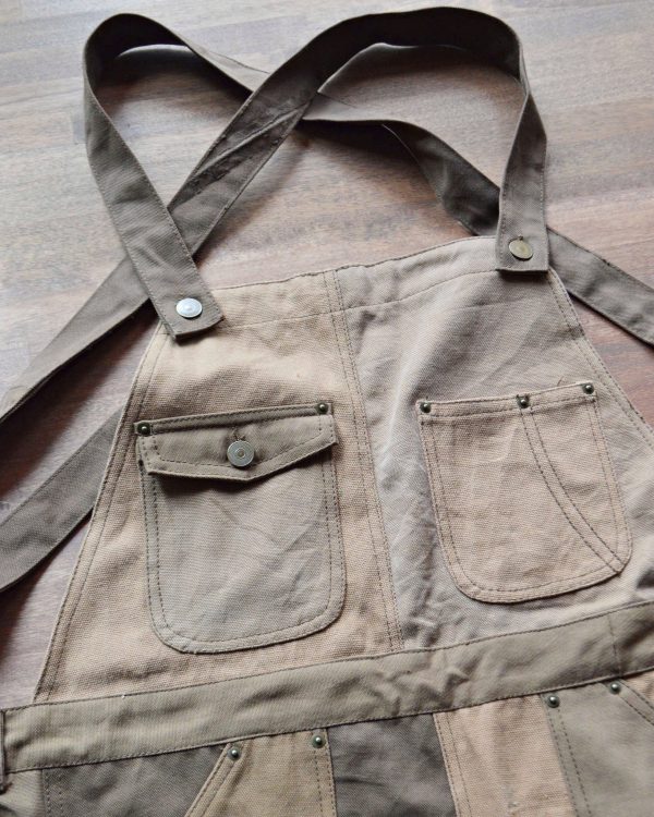 135年の老舗米屋と作った、Nasngwam.の最初で最後のエプロン。