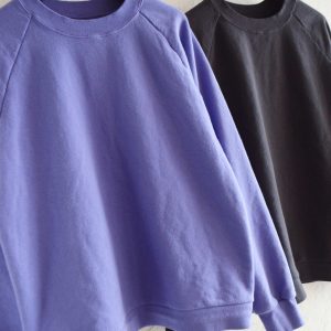 今も春もちょうどいい、80’sライクなラグランスウェット