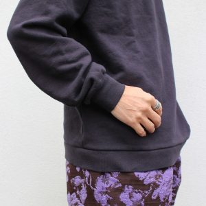 今も春もちょうどいい、80’sライクなラグランスウェット