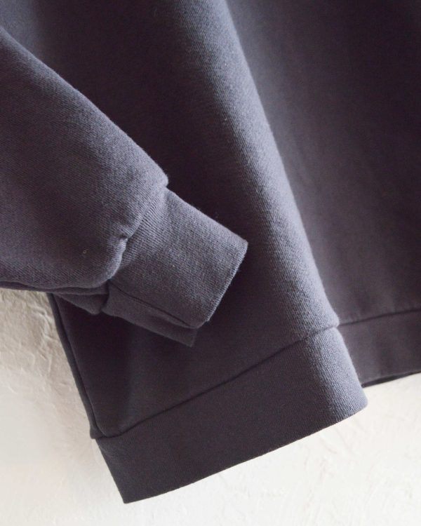 今も春もちょうどいい、80’sライクなラグランスウェット