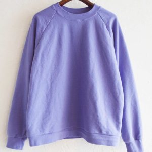 今も春もちょうどいい、80’sライクなラグランスウェット