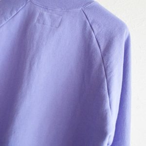 今も春もちょうどいい、80’sライクなラグランスウェット