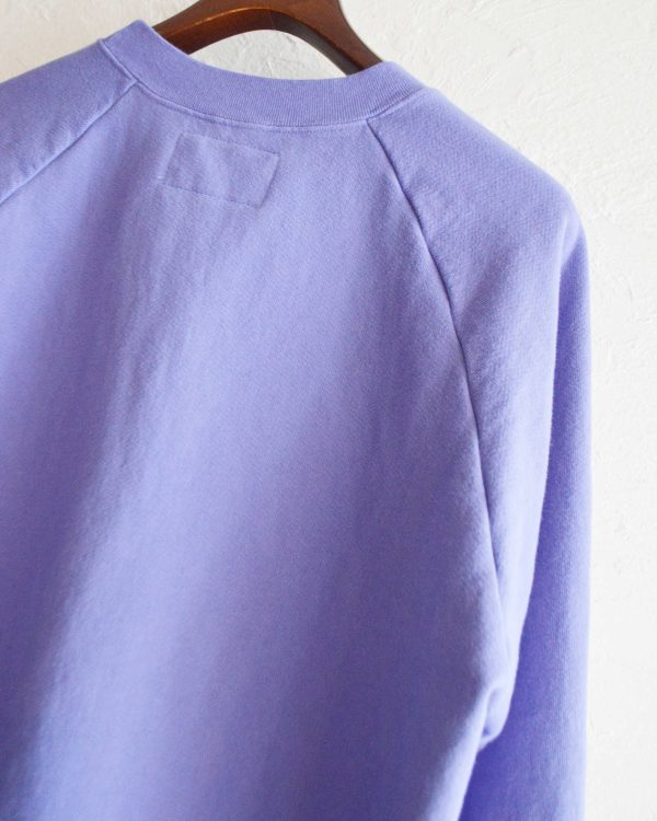 今も春もちょうどいい、80’sライクなラグランスウェット