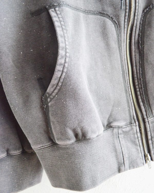 ヴィンテージ顔のセパポケZIPパーカー