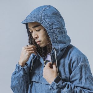 ギミック満載。“全部盛り仕様”のアノラック。