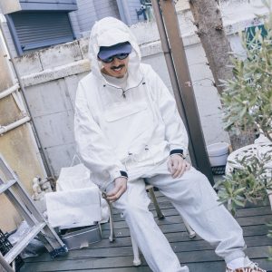 ギミック満載。“全部盛り仕様”のアノラック。