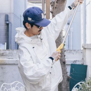 ギミック満載。“全部盛り仕様”のアノラック。