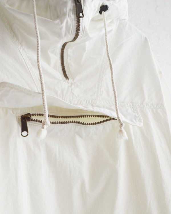 ギミック満載。“全部盛り仕様”のアノラック。