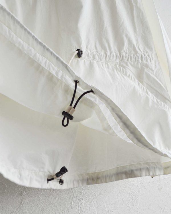 ギミック満載。“全部盛り仕様”のアノラック。