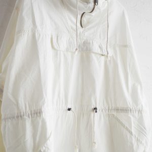 ギミック満載。“全部盛り仕様”のアノラック。