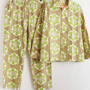 春の陽気に映える、セットアップ