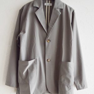 “考えずに着て、ちゃんと整う”セットアップ