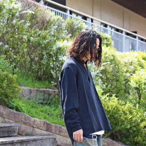 揺れで魅せる一着