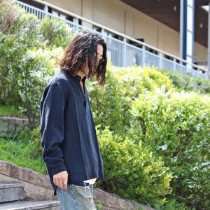 揺れで魅せる一着