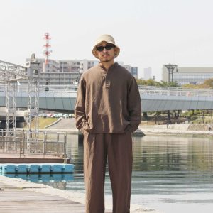 揺れで魅せる一着