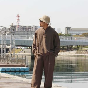 揺れで魅せる一着