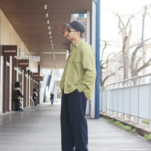 揺れで魅せる一着