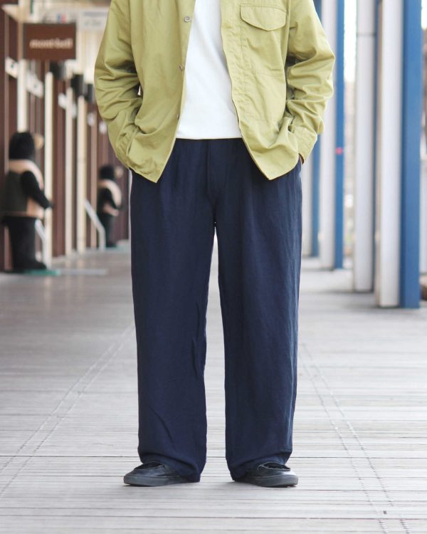 揺れで魅せる一着