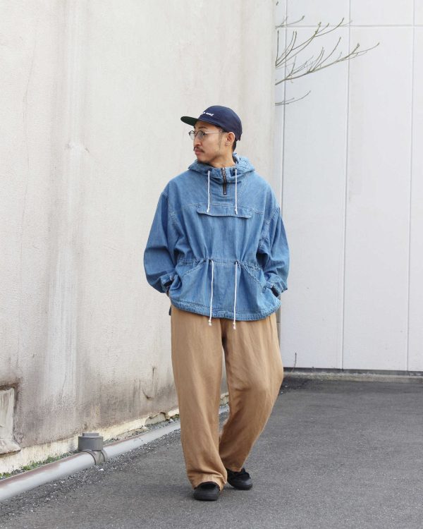 揺れで魅せる一着