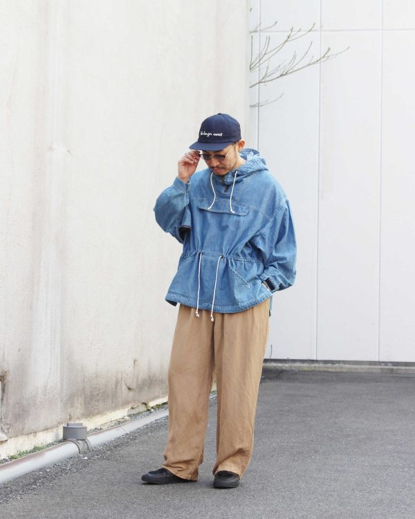 揺れで魅せる一着