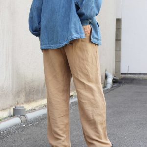 揺れで魅せる一着