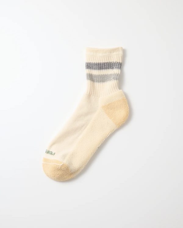 足元から整える、夏の快適高機能ソックス