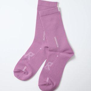 足元から整える、夏の快適高機能ソックス