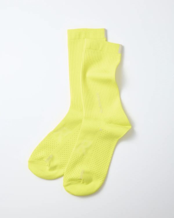 足元から整える、夏の快適高機能ソックス