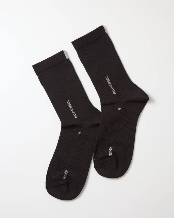 足元から整える、夏の快適高機能ソックス