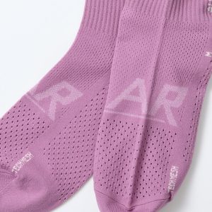 足元から整える、夏の快適高機能ソックス