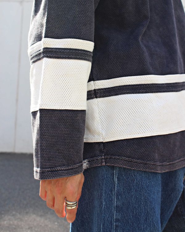 透けないメッシュという新提案。進化したホッケーT