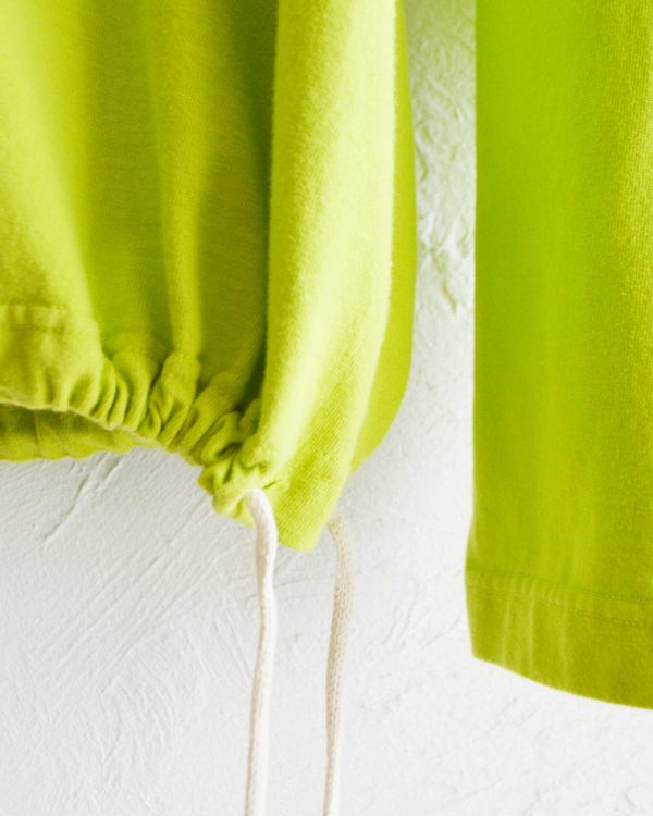 一枚でも重ねても映える、リラックスカットソー