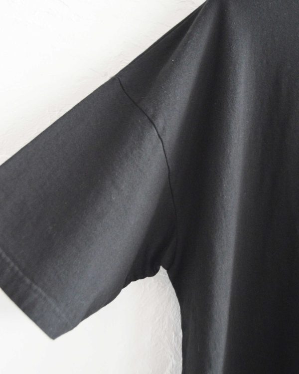 一枚でも重ねても映える、リラックスカットソー