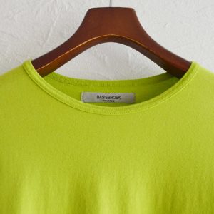 一枚でも重ねても映える、リラックスカットソー