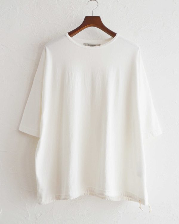 一枚でも重ねても映える、リラックスカットソー
