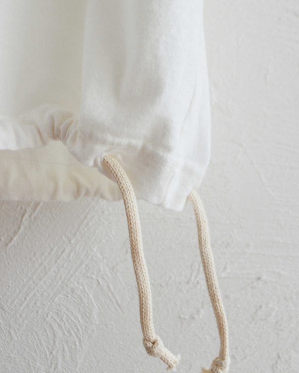 一枚でも重ねても映える、リラックスカットソー