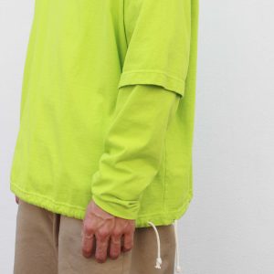 一枚でも重ねても映える、リラックスカットソー