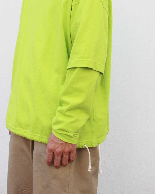 一枚でも重ねても映える、リラックスカットソー