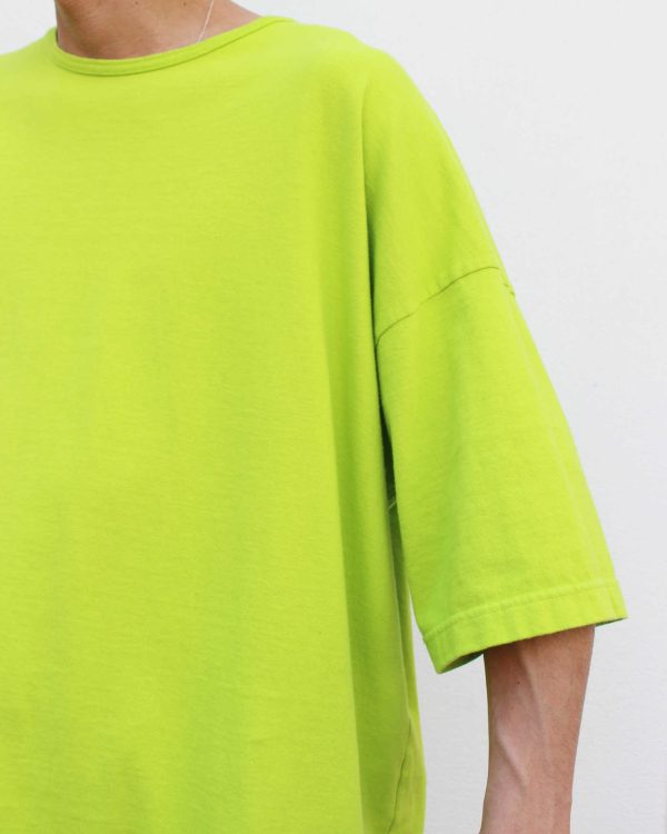 一枚でも重ねても映える、リラックスカットソー