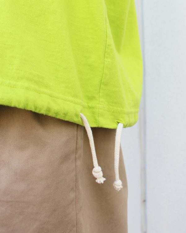 一枚でも重ねても映える、リラックスカットソー