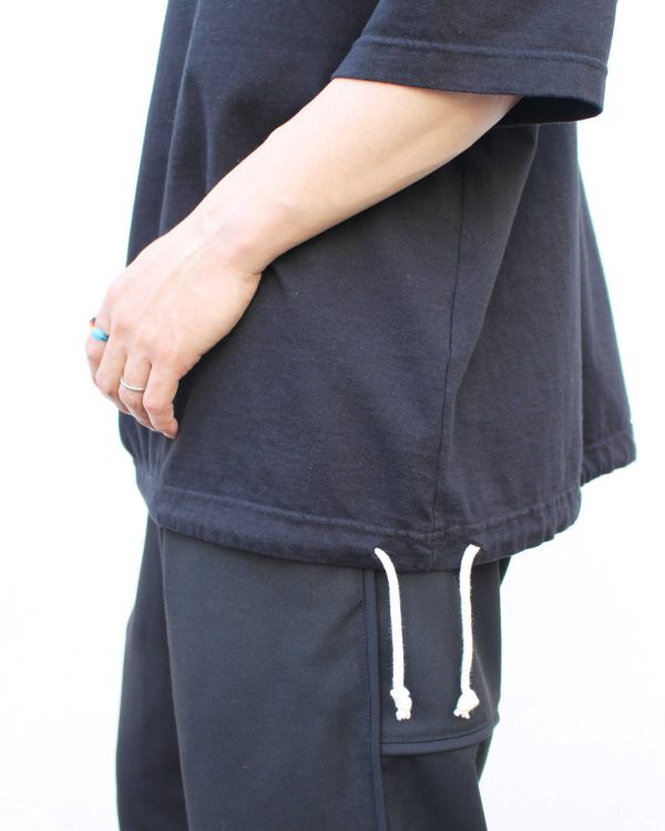 一枚でも重ねても映える、リラックスカットソー