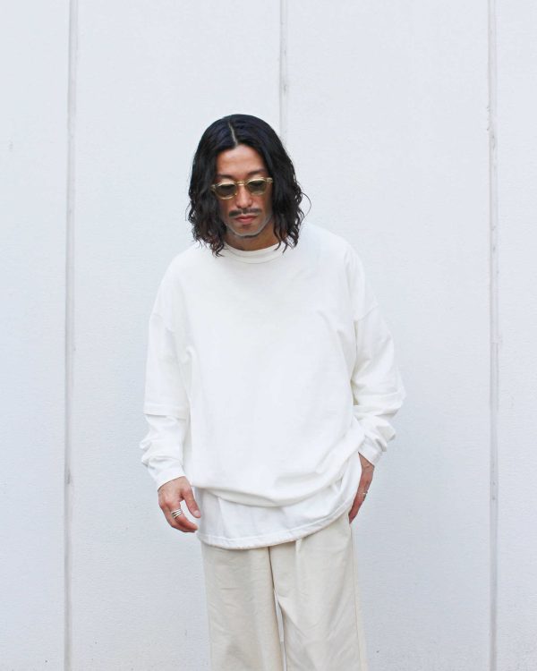 一枚でも重ねても映える、リラックスカットソー