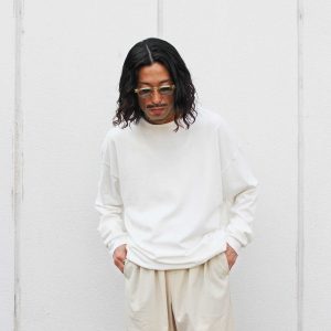 一枚でも重ねても映える、リラックスカットソー