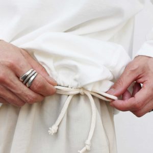 一枚でも重ねても映える、リラックスカットソー