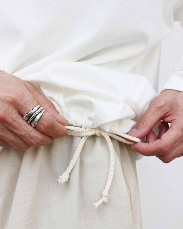 一枚でも重ねても映える、リラックスカットソー